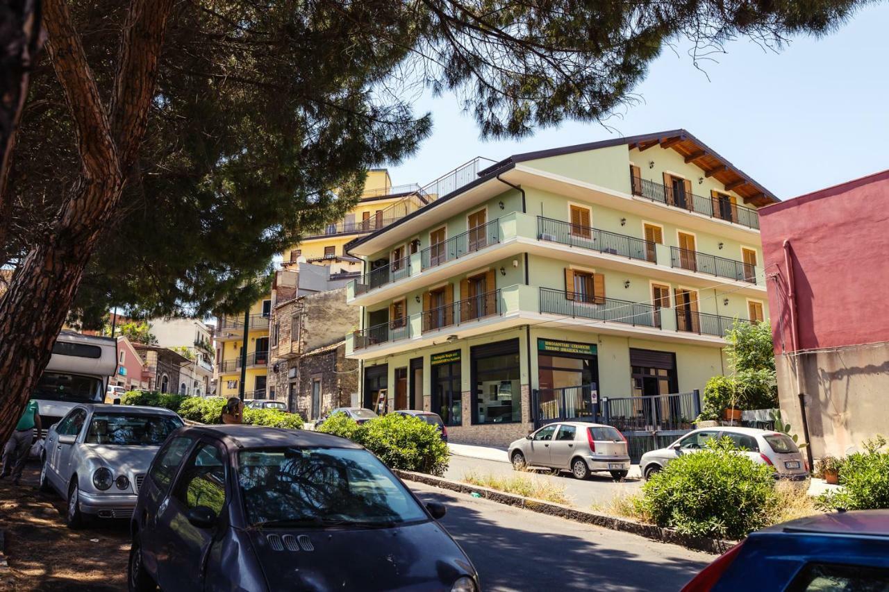 Rocca Degli Etnei Panzió Paterno  Kültér fotó